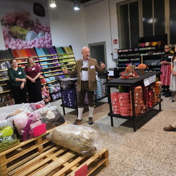 JW Wiesn bei Lehner Wolle